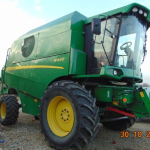 Combina agricola John Deere W440