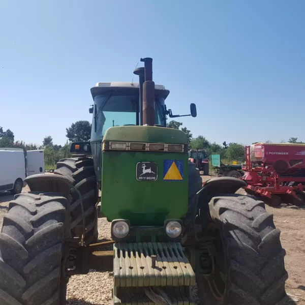 Tractor John Deere 4955 - 2 Tractor John Deere 4955 - 2