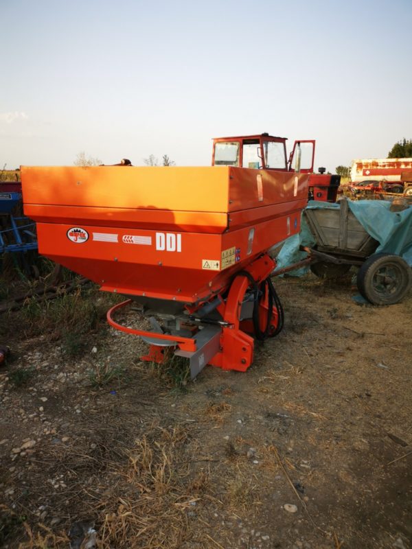 Masina fertilizat Agrex an 2012