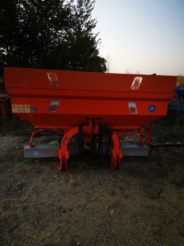 Masina fertilizat Agrex an 2012 Masina fertilizat Agrex an 2012