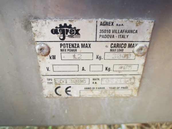 Masina fertilizat Agrex an 2012 Masina fertilizat Agrex an 2012