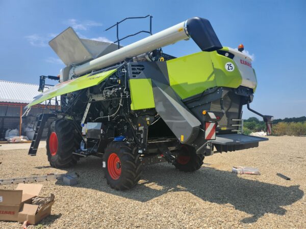 Combina Claas Trion 530 - 4 Combina Claas Trion 530 - 4