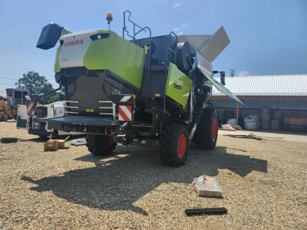 Combina Claas Trion 530 - 6 Combina Claas Trion 530 - 6