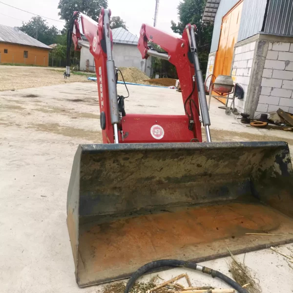 Tractor CASE Maxxum 150 - 7 Tractor CASE Maxxum 150 - 7