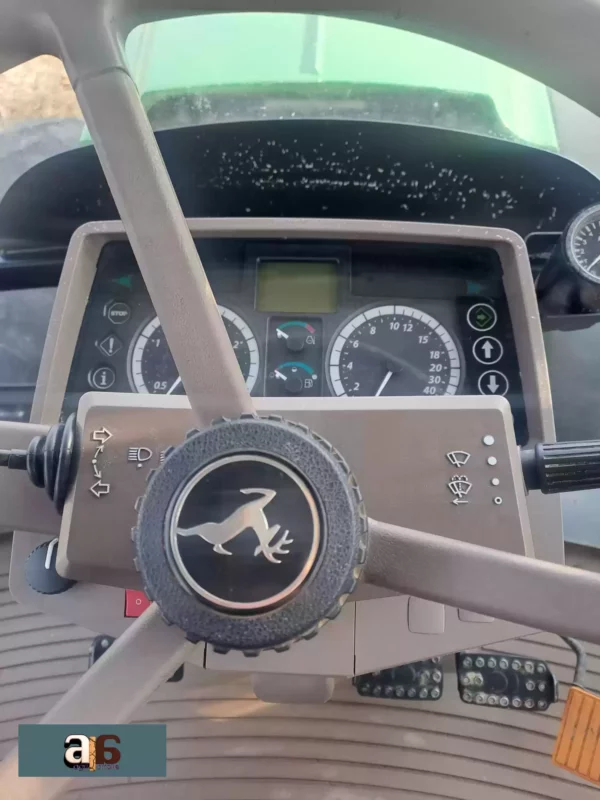 Tractor John Deere 6150m an 2014 - 11 Tractor John Deere 6150m an 2014 - 11