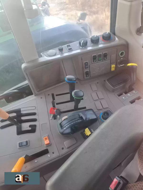 Tractor John Deere 6150m an 2014 - 12 Tractor John Deere 6150m an 2014 - 12