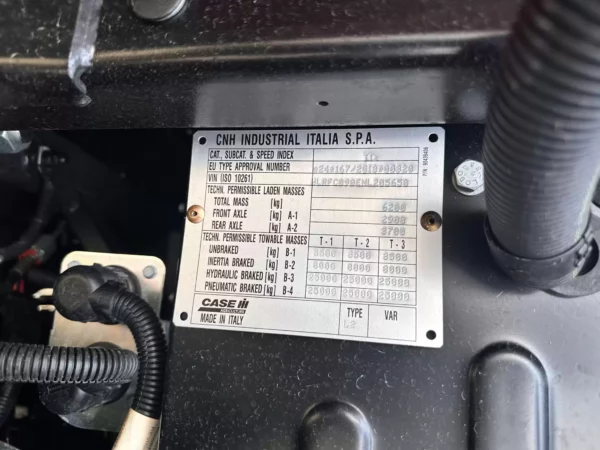 Tractor CASE Farmall 90c an 2023 - 2 Tractor CASE Farmall 90c