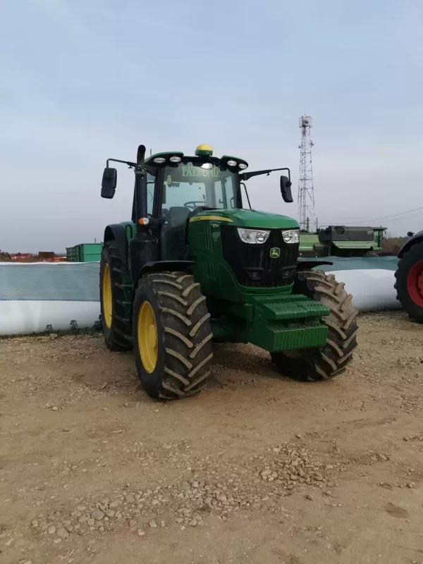 Tractor John Deere 6175M an 2021 - 1 Tractor John Deere 6175M an 2021